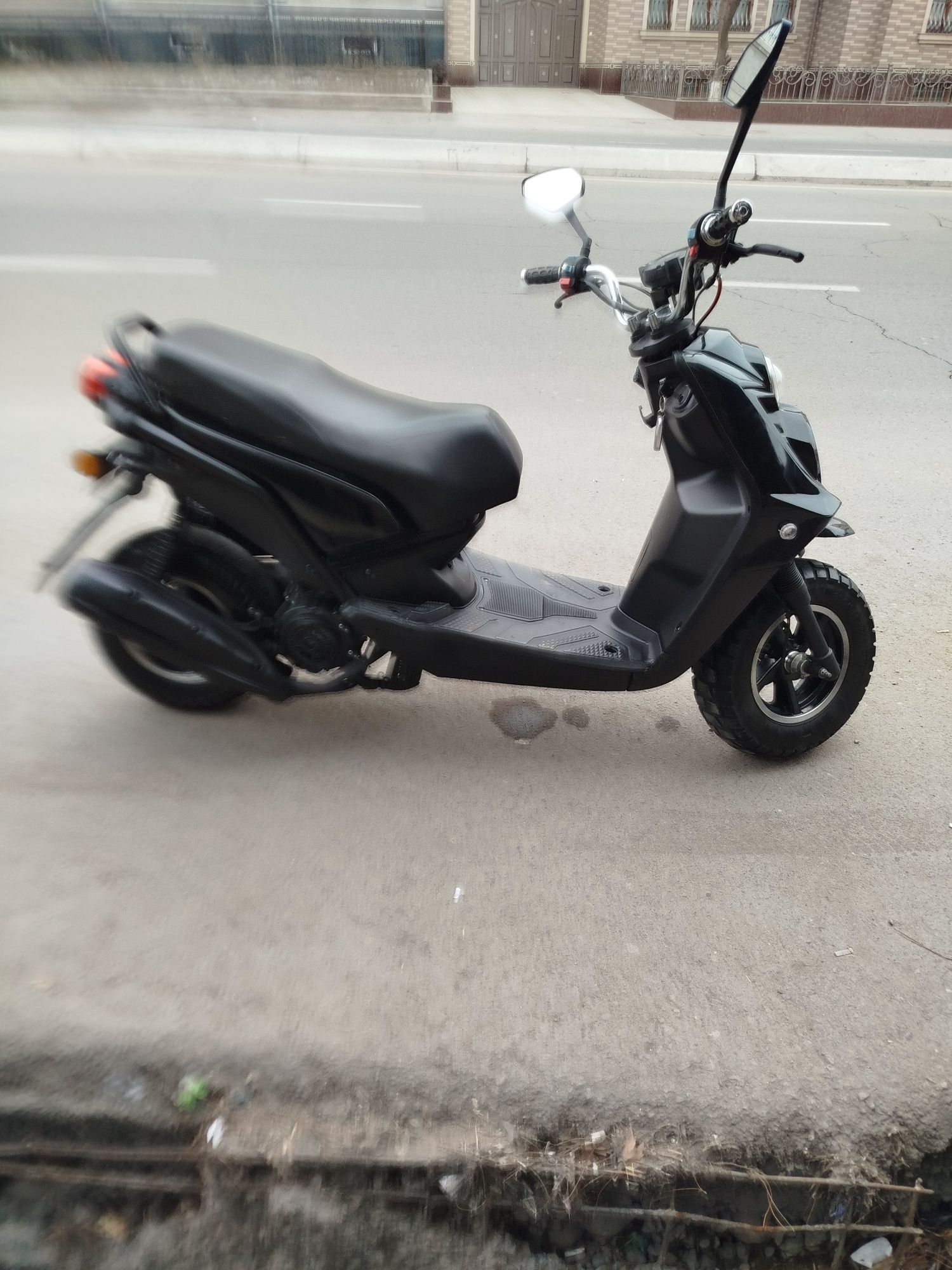Скутер. Бвс. 150 куб  сотилади.