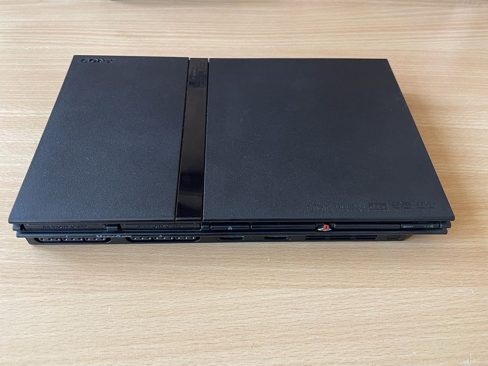 Vand Playstation 2 impecabil, modat, cu jocuri incluse