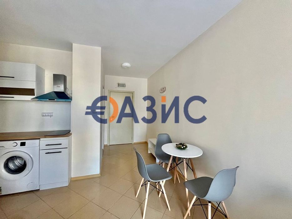 Продава се Двустаен апартамент в к.к. Слънчев бряг - 52 кв.м за 1097 €/кв.м - Снимка #3