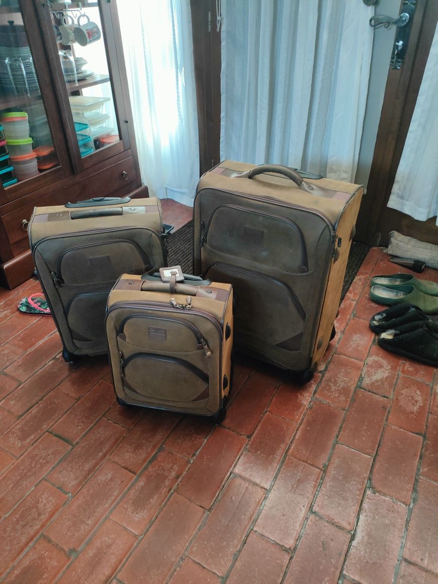 Vând set trolere Kangool stare buna maro transport gratuit!