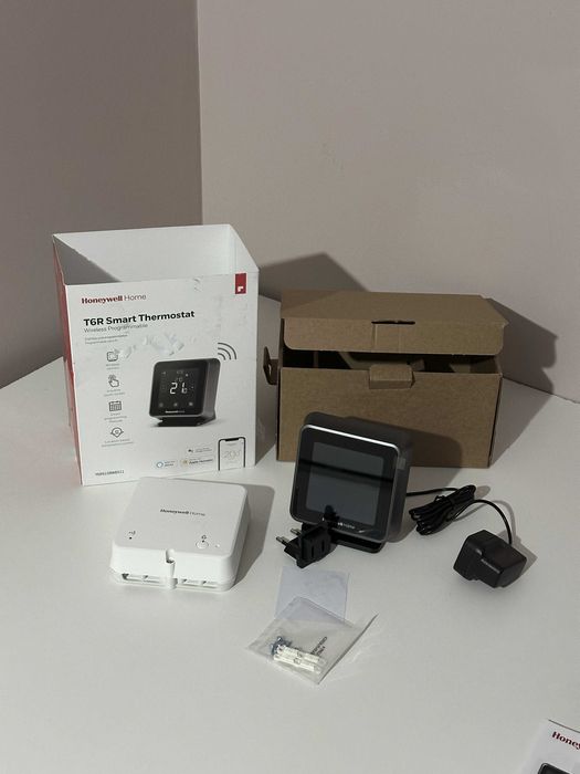 Termostat de ambianta pentru centrala, Wi-Fi, Honeywell Lyric T6R