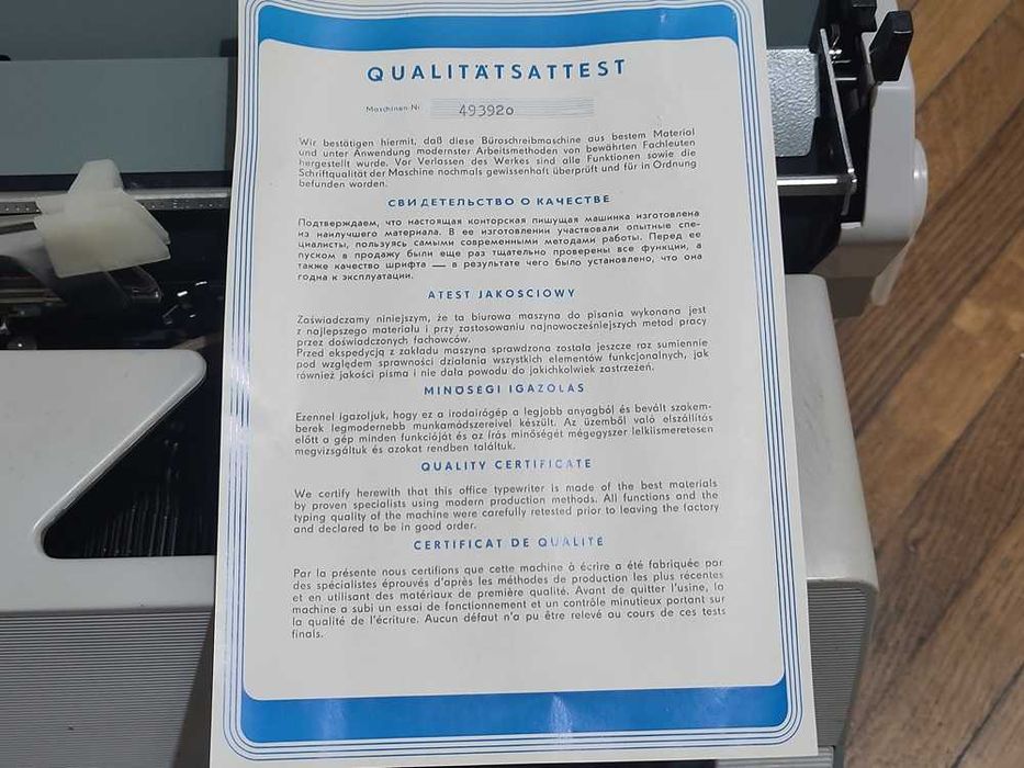 Masina de scris mecanica Robotron 20 noua