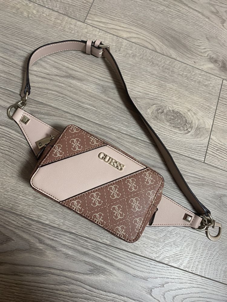 Оригинална дамска чанта Guess