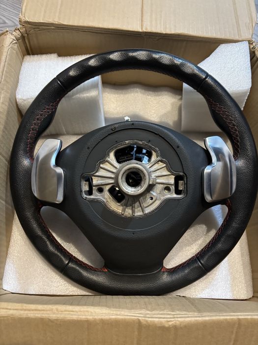 Vand volan cu padele BMW F30