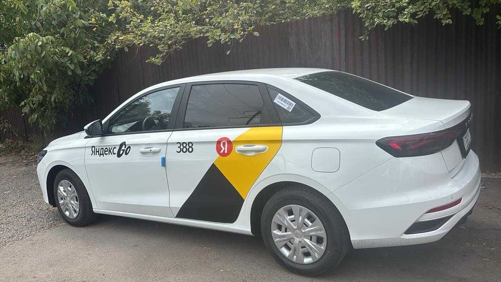 Аренда авто под такси Geely Emgrand 2025 года
