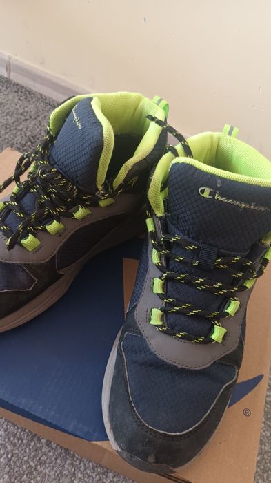 Детски зимни боти