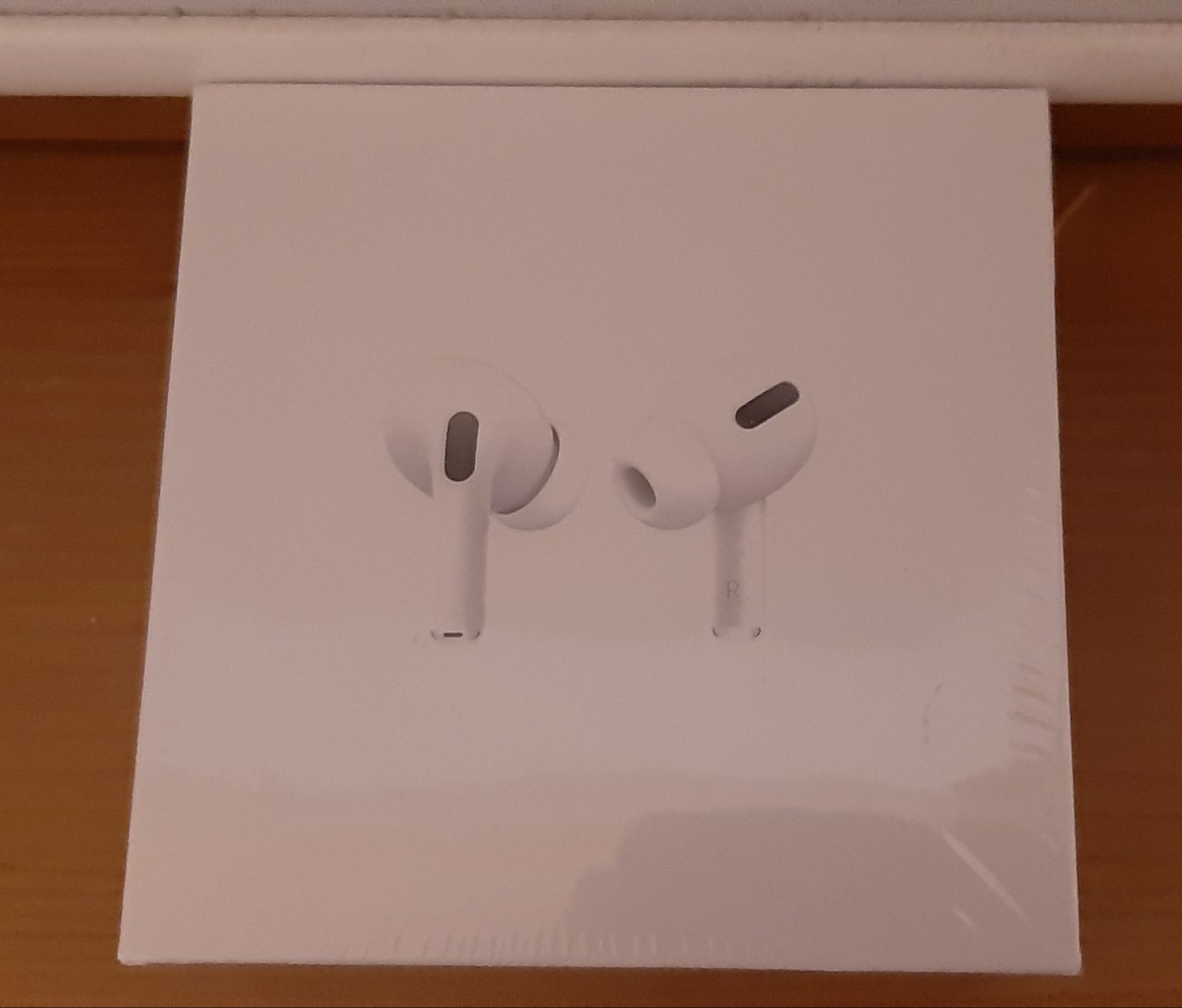 Нови слушалки AirPods Pro