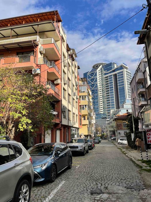 Дава под наем 2- стаен апартамент ж. к. Иван Вазов- гр. София