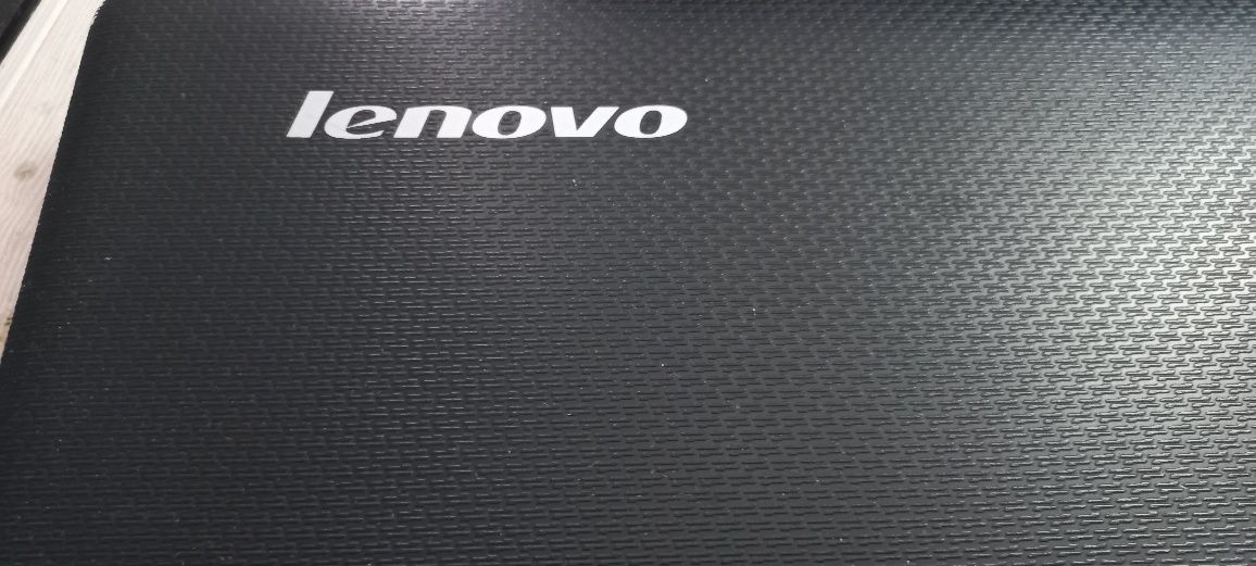 Ноутбук Lenovo в хорошем состоянии