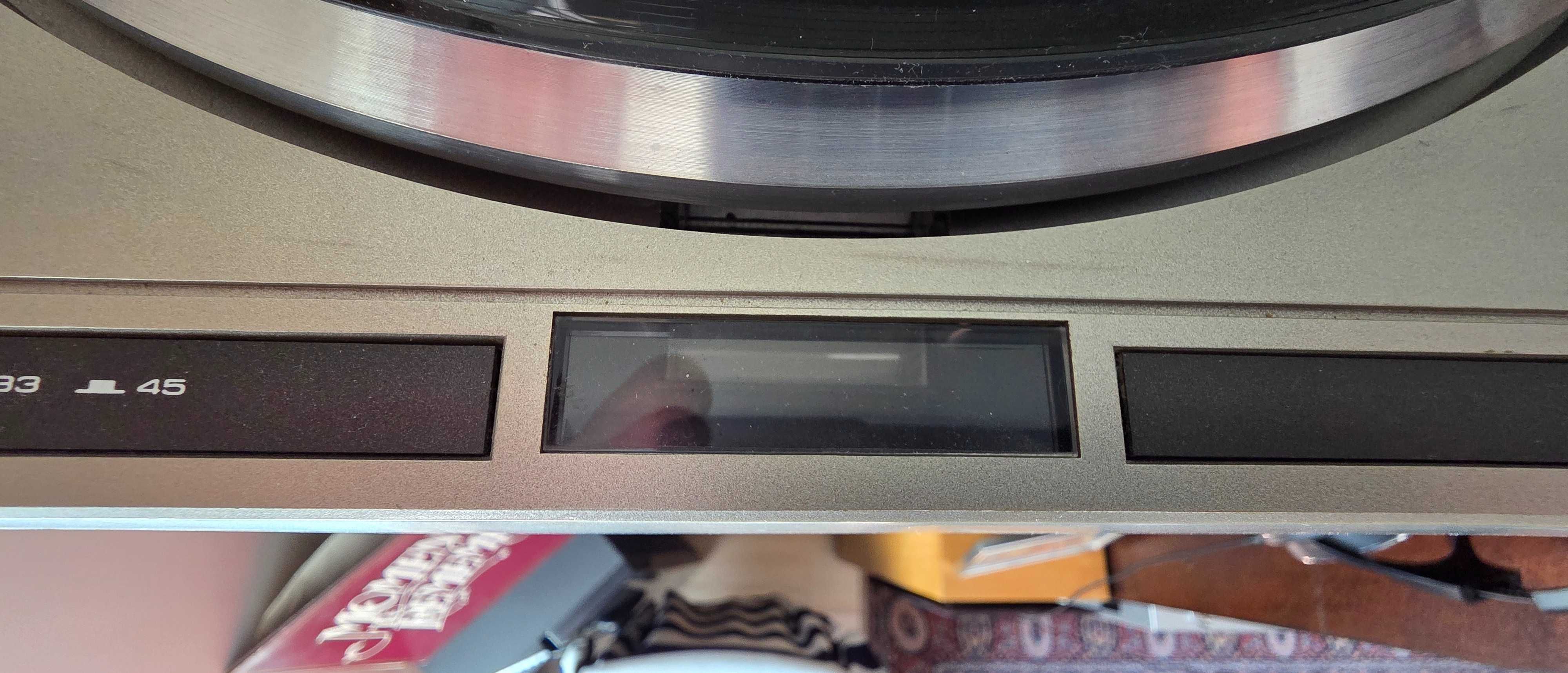 Продавам пефектен грамофон PIONEER PL300