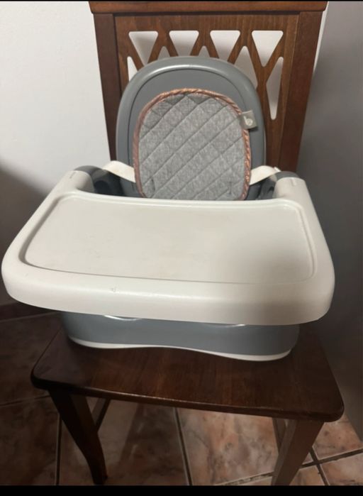 Scaun de masa bebelus