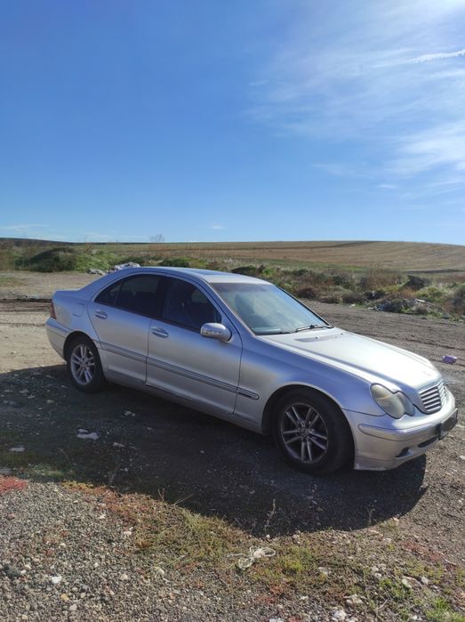 Mercedes-Benz C220