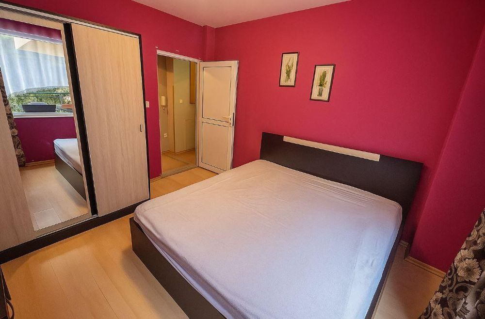 Двустаен апартамент в района на Колхозен пазар!