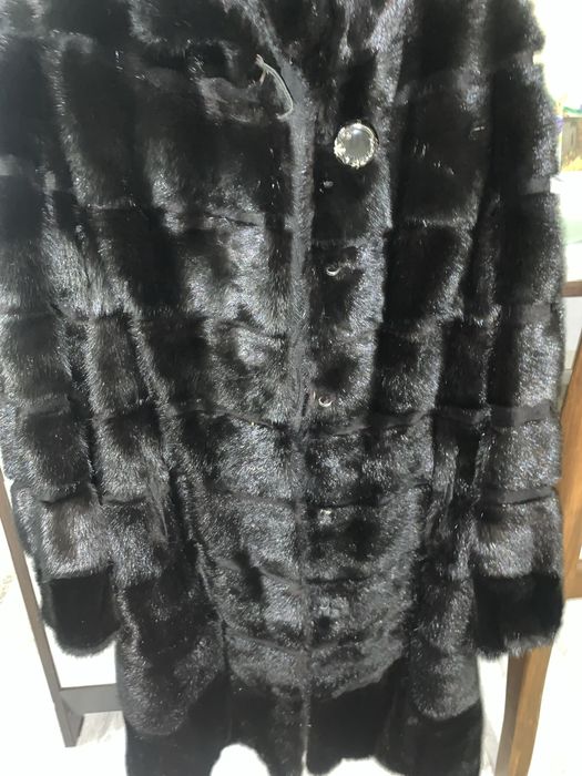 Шуба очень хорошая в хорошем состоянии
