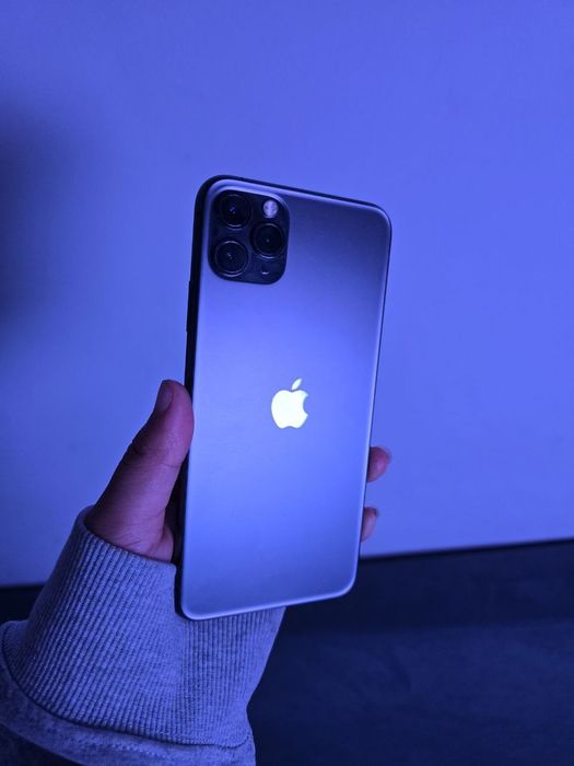 Продаётся телефон iPhone 11 Pro