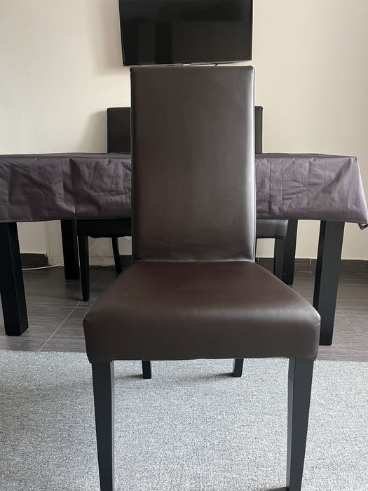 Masa de 6 pers, extensibila de 8