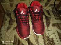 adidasi Nike Jordan B. Fly red camo originali 44, 5 impecabili