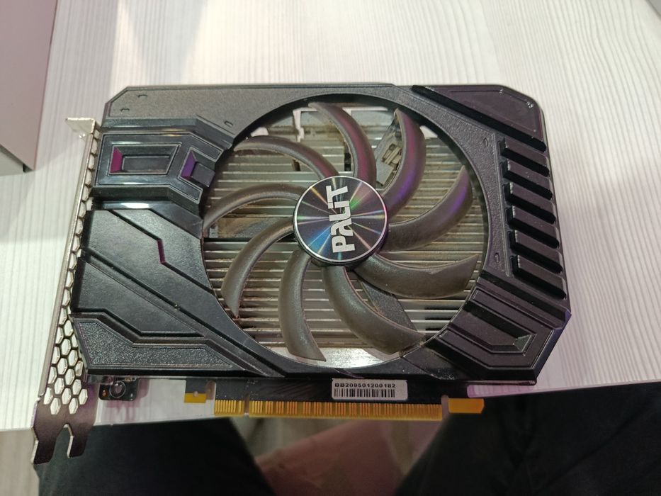 Продам видеокарту GTX 1650 SUPER