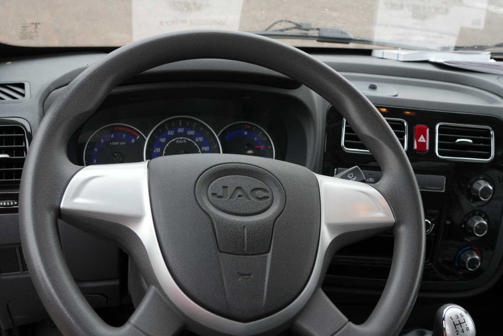 Продаётся JAC X 200 (без пробег)
