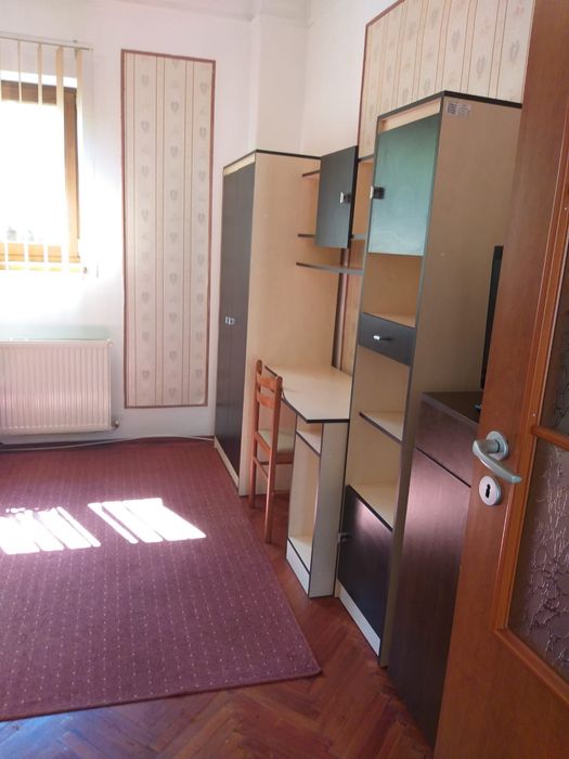 Închiriez apartament cu o camera