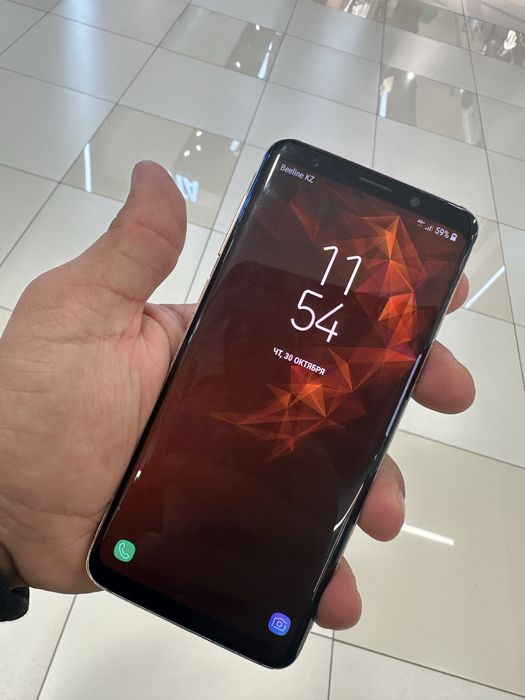 Продам телефон Samsung s9.