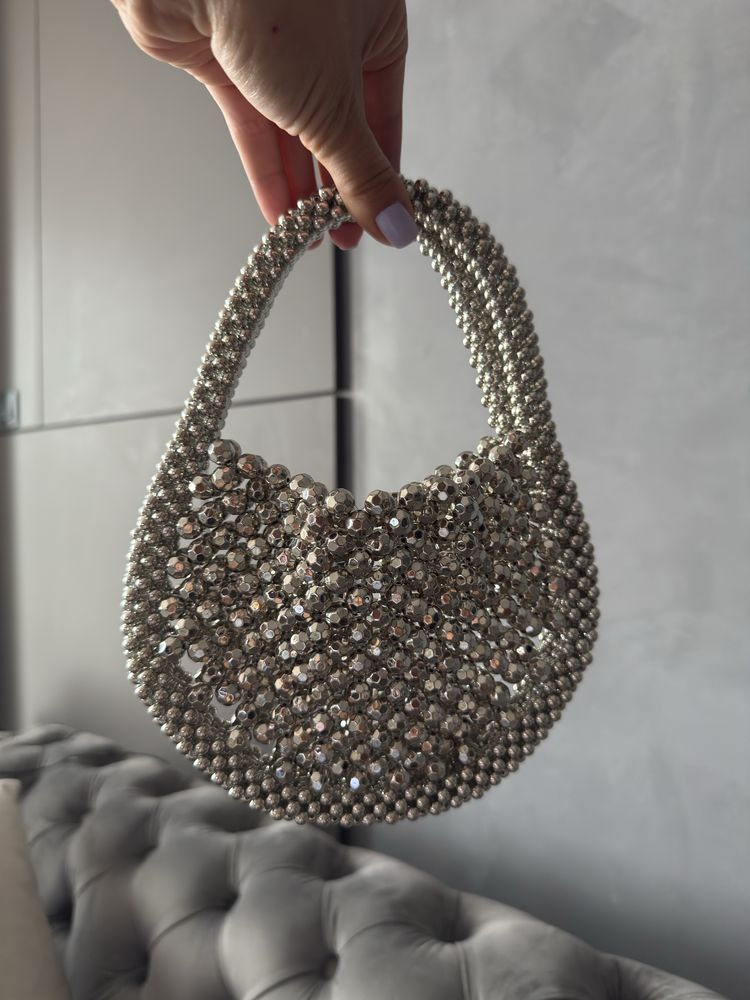 Сребриста чанта Asos
