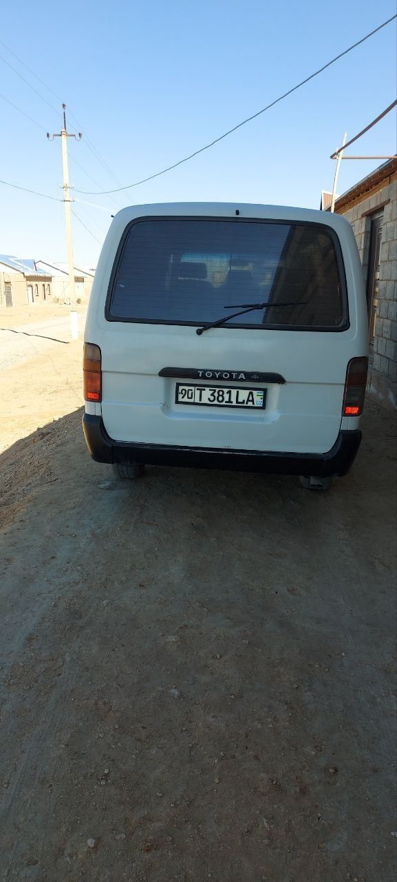 Toyota HIACE sotiladi