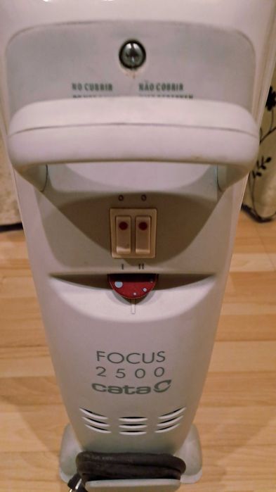 Calorifer electric 11 elementi, 3 trepte putere, 2500W, alb