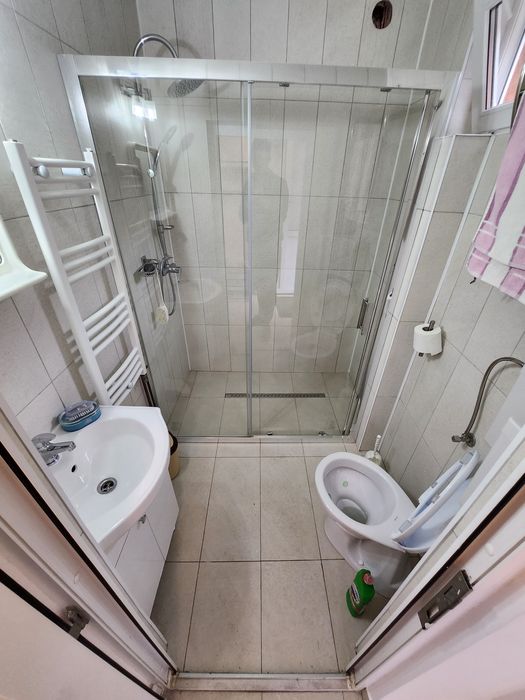 Închiriez casa in zona linistita