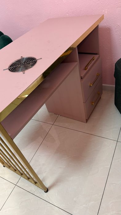 Salon mebelari sotiladi