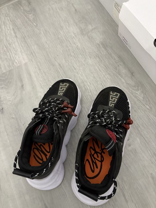 versace chain reaction