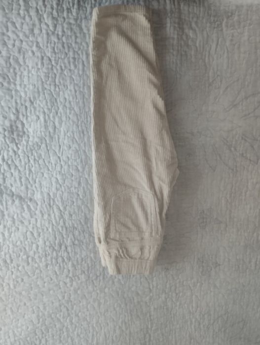 Pantaloni pentru băiat in stare foarte buna