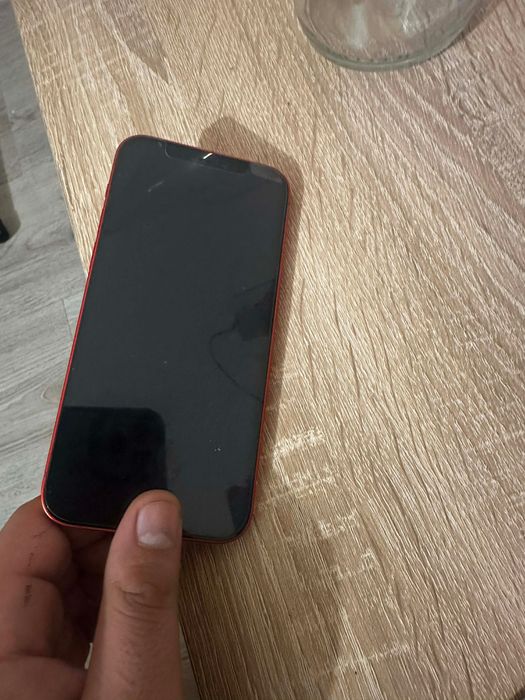 Телефон iPhone 12