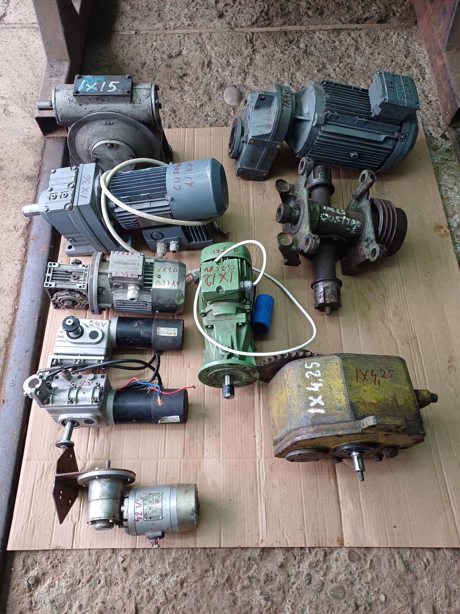 Motoreductoare 380, 220, 48 V ,24 V