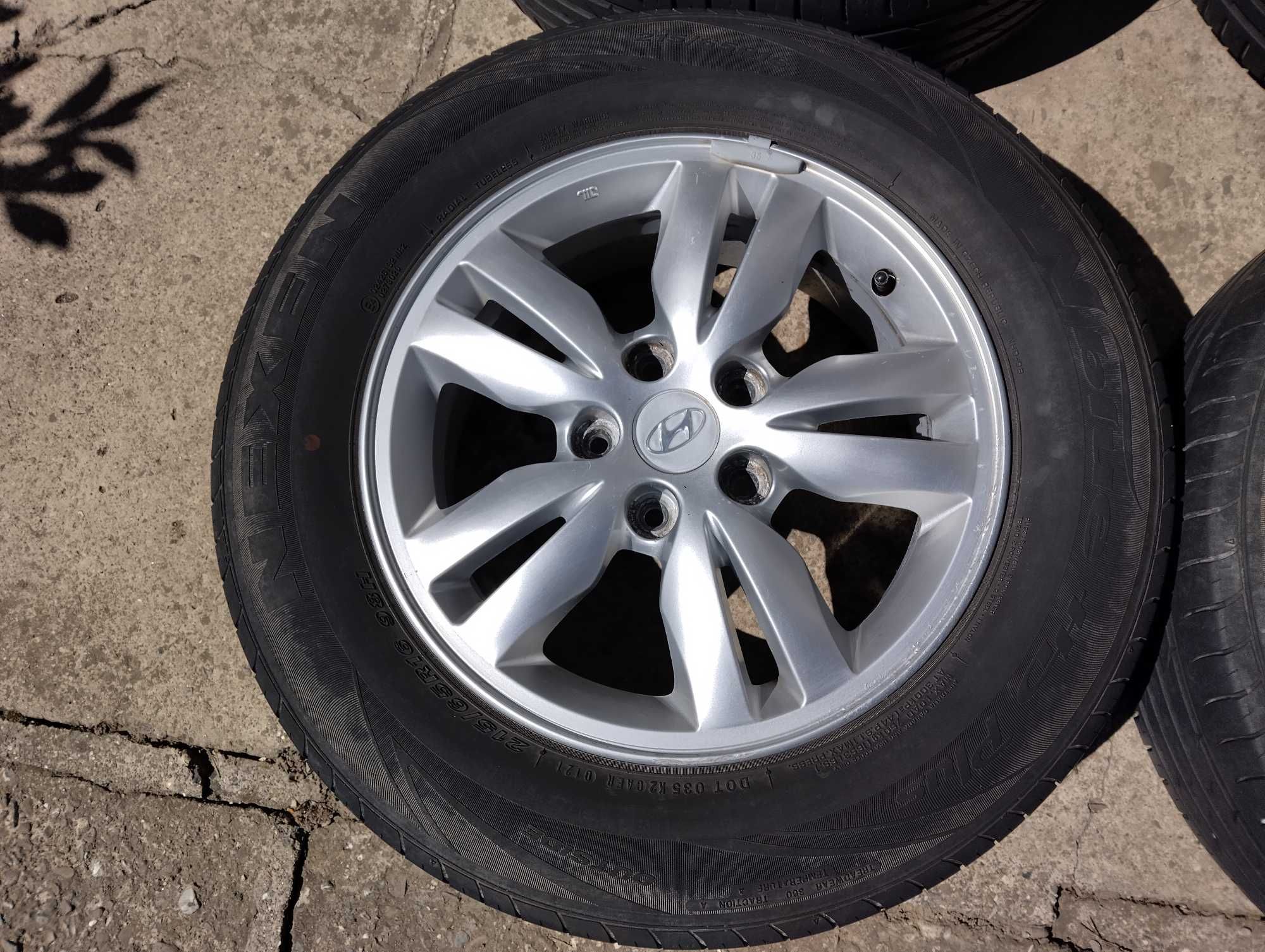 Jante HYUNDAI 5x114,3 pe 16, cu anvelope vara 215 65 16 dot 2021