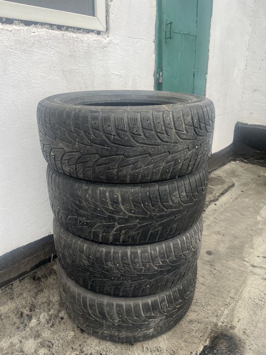Продам Комлект Зимнеи Резины