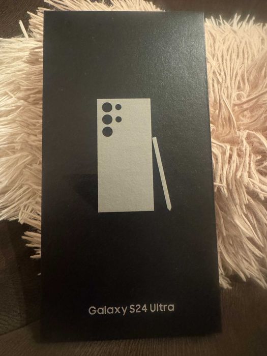 Vand Samsung S22 Ultra, folosit 1 an de zile