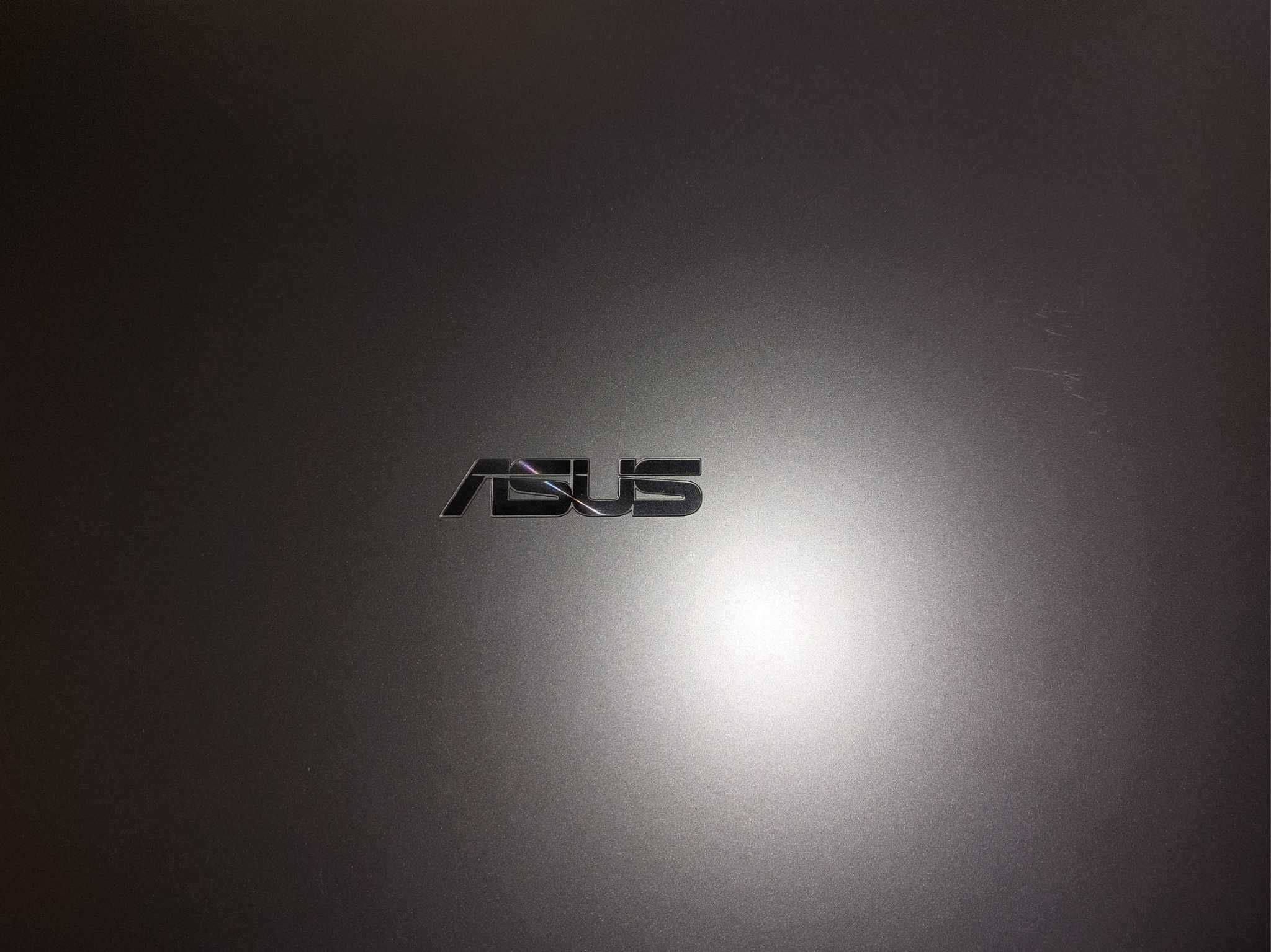 Лаптоп Asus VivoBook