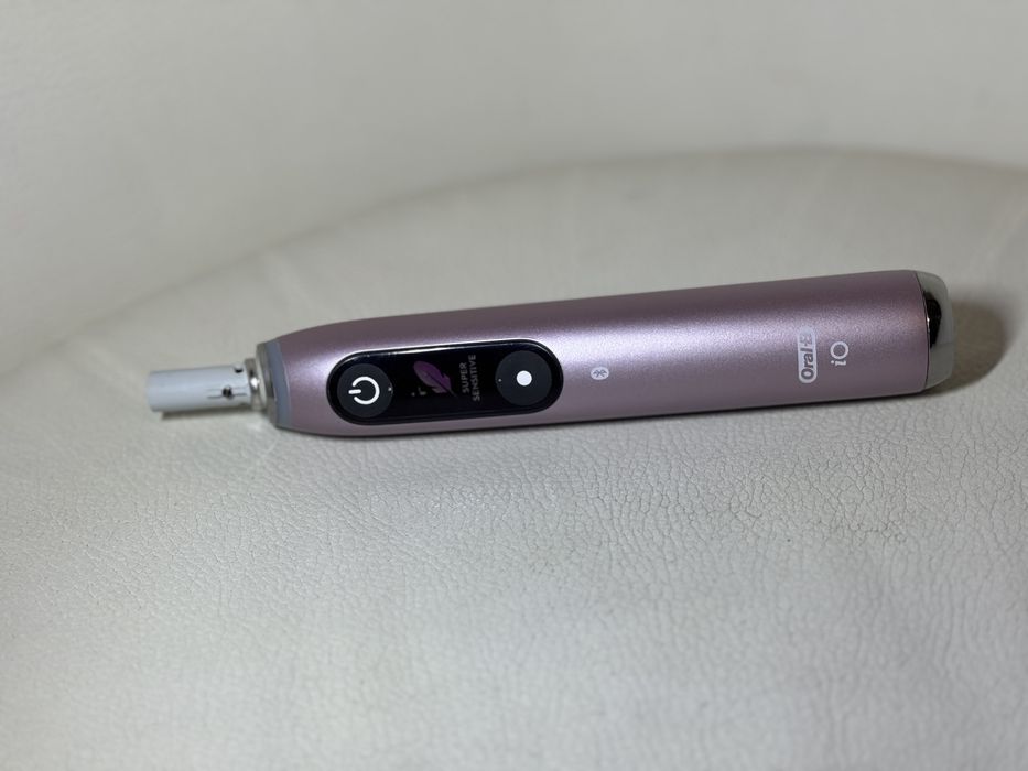 Periuta Oral B io9 Roz