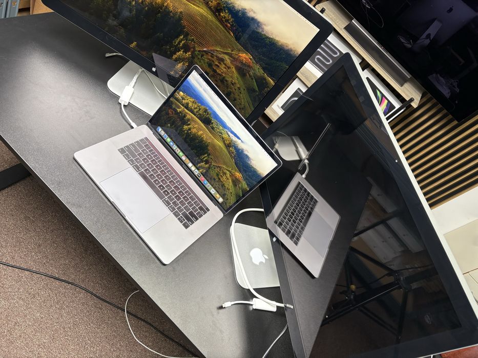 Monitoare Apple 2016/Utilizate/Funcționează cu laptop-uri Mac OS vechi