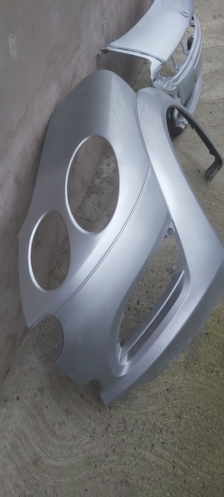Vând set aripi Smart for 4,grila față originale si o lampă semnalizato