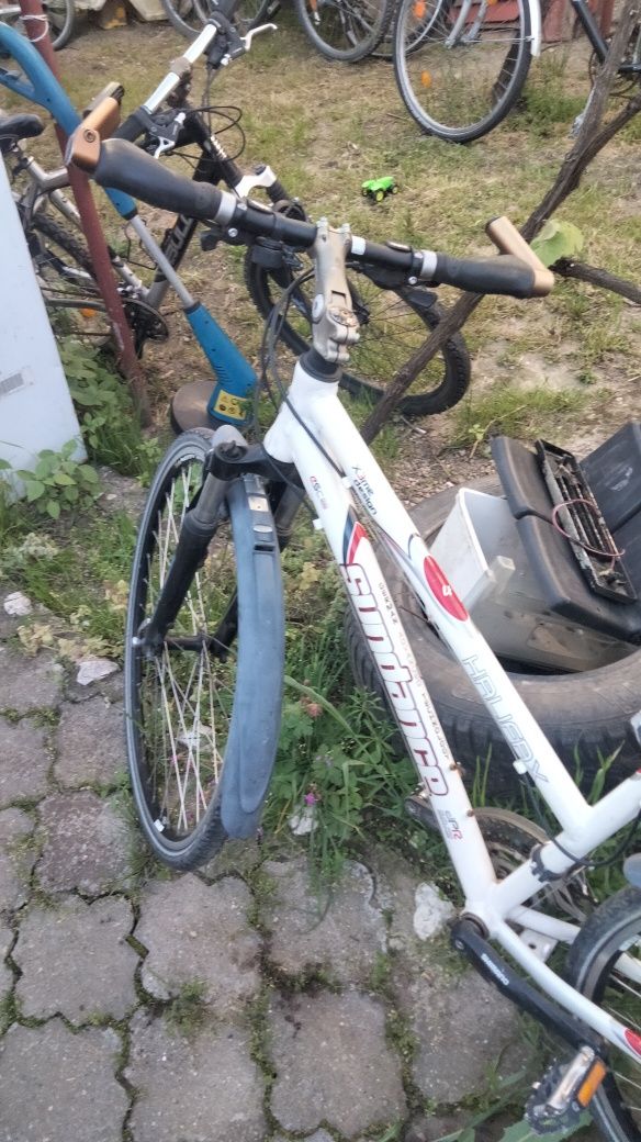 Vand bicicleta damă