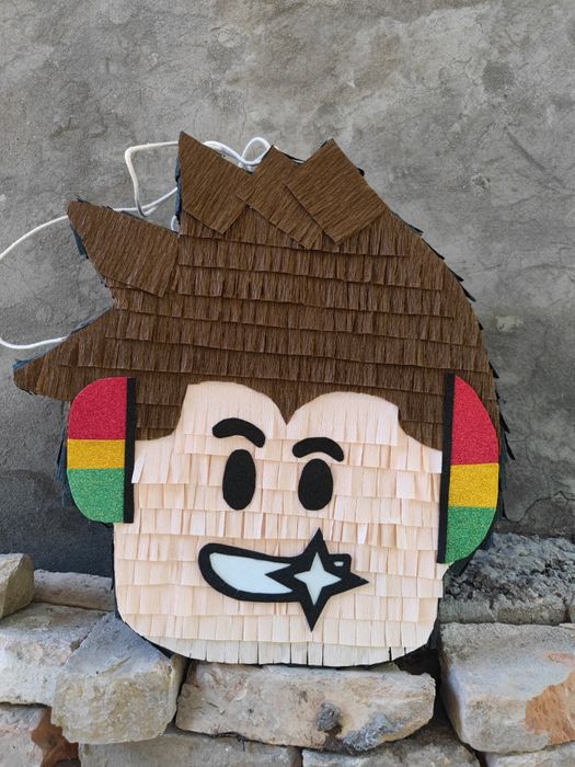 Яркие пиньяты  ручной работы