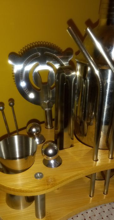 Шейкър/сет за бармани с книга за коктейли