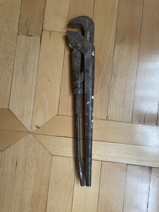 Разводной ключ советский