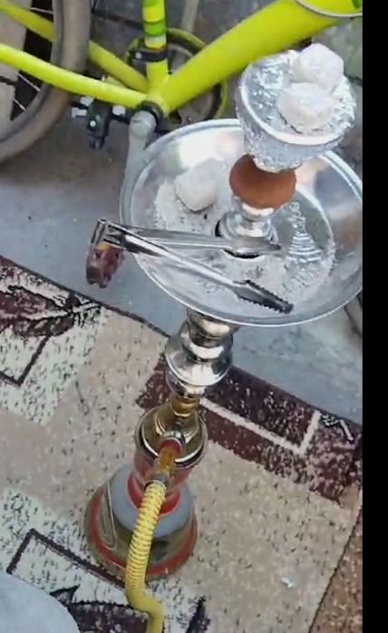 Doua narghilele aproape ne folosite