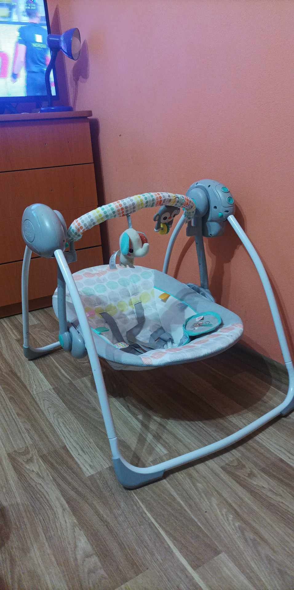 Leagăn și balansoar electric pentru bebelusi