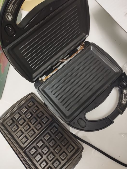 Продам вафельницу-грильницу