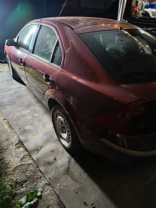Dezmembrez Ford Mondeo 2000 functional