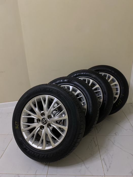 Диски с комплектом шин от камри 70  215/60 R16
